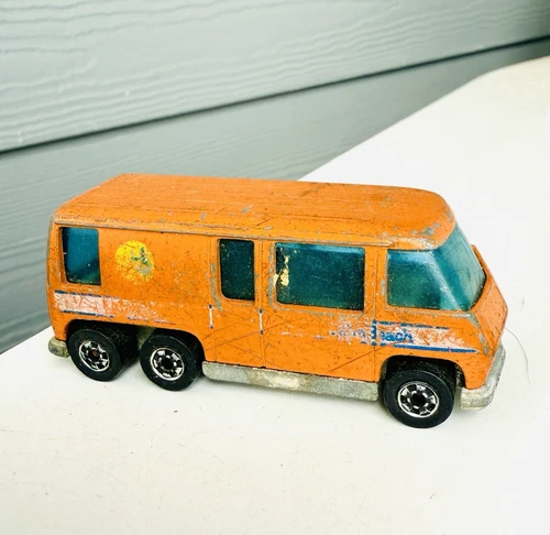 Hot Wheels Blackwall 1977 GMC Motorhome Metal Base Palm Beach Orange Camper