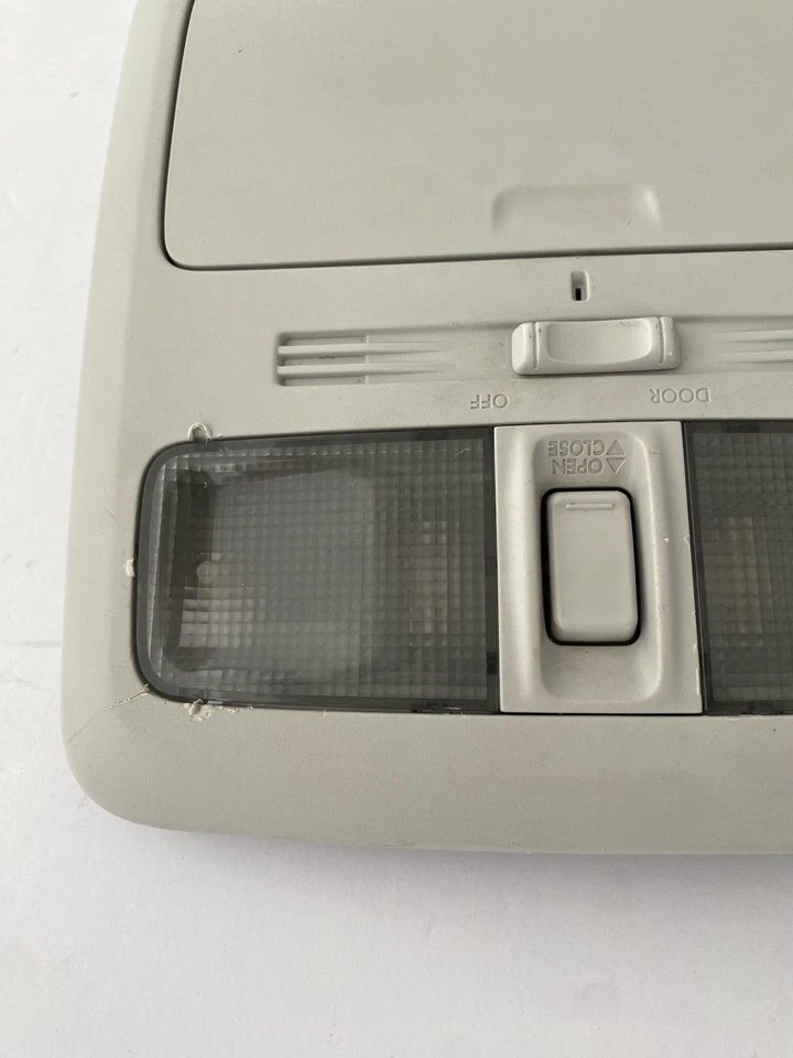 Subaru Forester 2014-2016 consola de luz domo central delantero superior con techo corredizo Foto 3 de 4