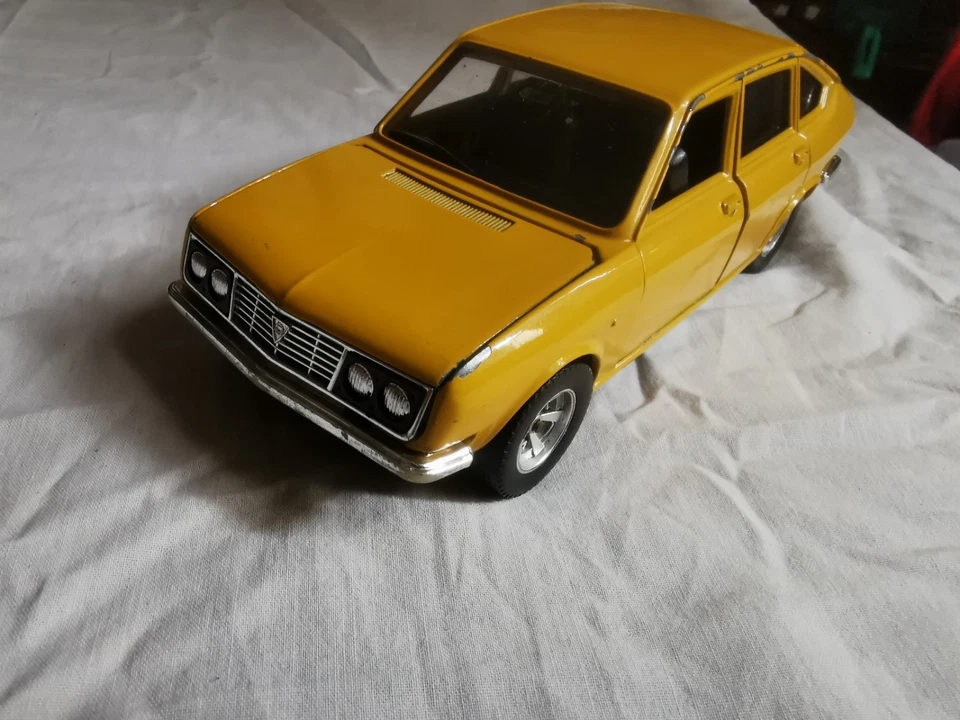 burago lancia Beta berlina scala 1/24 di un raro colore giallo no polistil - Immagine 2 di 4