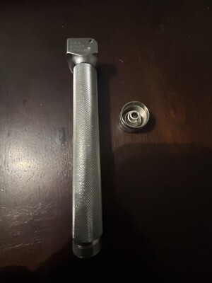 Welch Allyn 60400 Standard Laryngoscope Instrument AA Battery Handle Untested