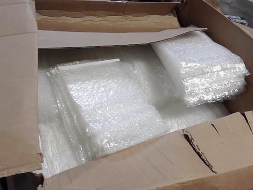 150 - 8x11.5 Bubble Pouches Bags Cushioning Self Seal Clear 8" x 11.5" (2318D) - Picture 4 of 4