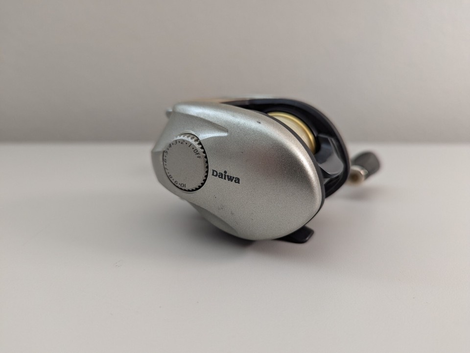 Faisal Procaster Mag Force Anti-Backlash Fishing Reel PMA-33SL