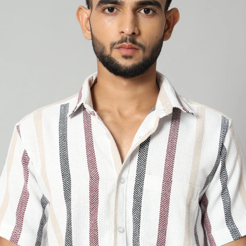 Camisa de media manga 100 % algodón peinado a rayas blancas para hombre - 120 GSM Foto 4 de 4