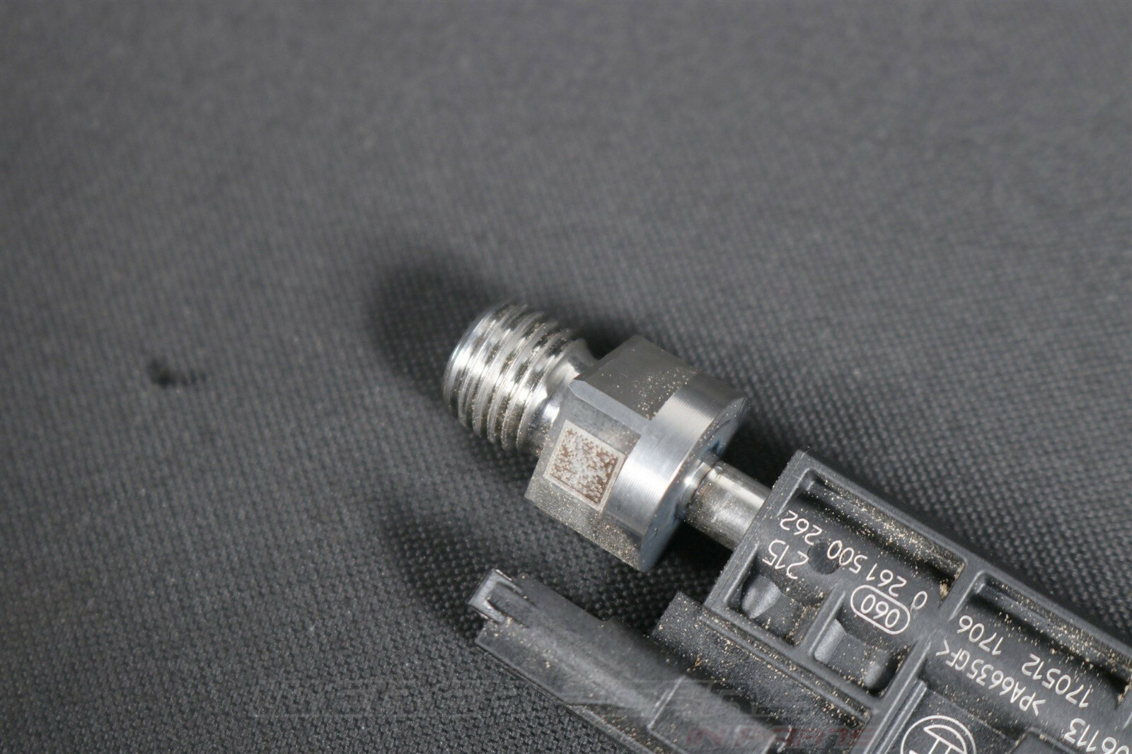 8627842 BMW M5 F10 M6 F12 550i 650i 750i F16 50iX N63 S63 Injektor