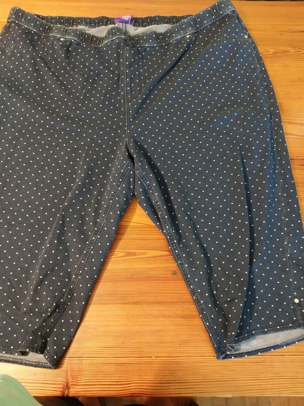Comfort Fit Catherine's 4x Women's Capri Pants With Pockets Blue Polka Dot