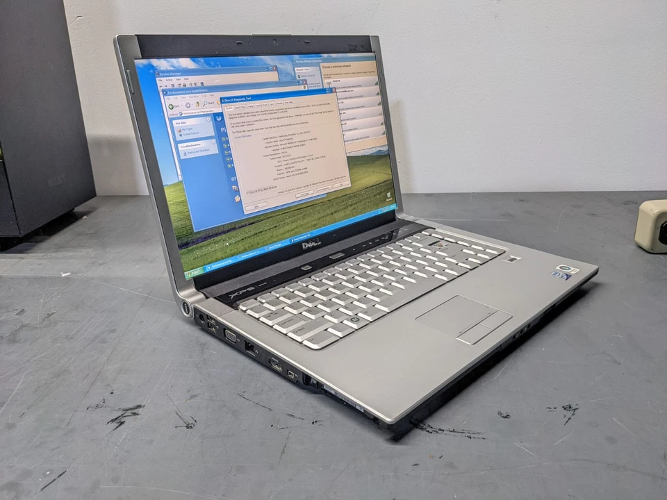 Laptop Dell XPS M1530 Nvdia Gforce Intel Core 2 Duo 4 GB Ram 750 GB HDD Windows XP Foto 2 de 4