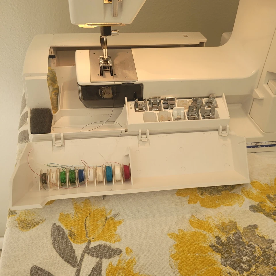 Husqvarna Viking #1  Sewing & Embroidery Machine With All Accessories D-Cards - Image 3 of 4