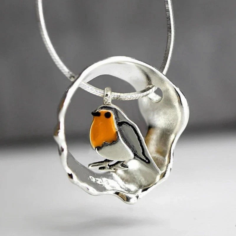 Beautiful Robin Necklace Perfect Gift Idea - product detail image 3