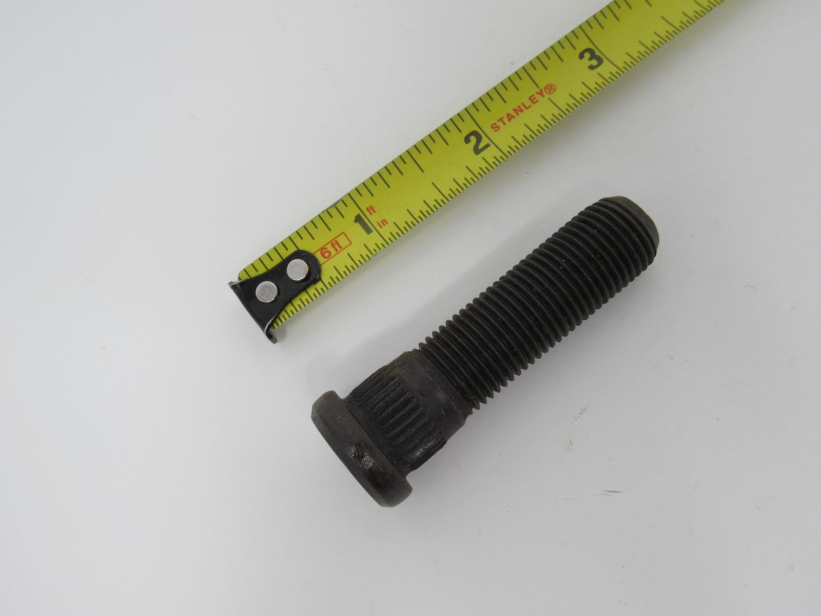 Dorman 9/16-18 Serrated Wheel Stud .623-in Knurl 2-5/32-in Length 610-182