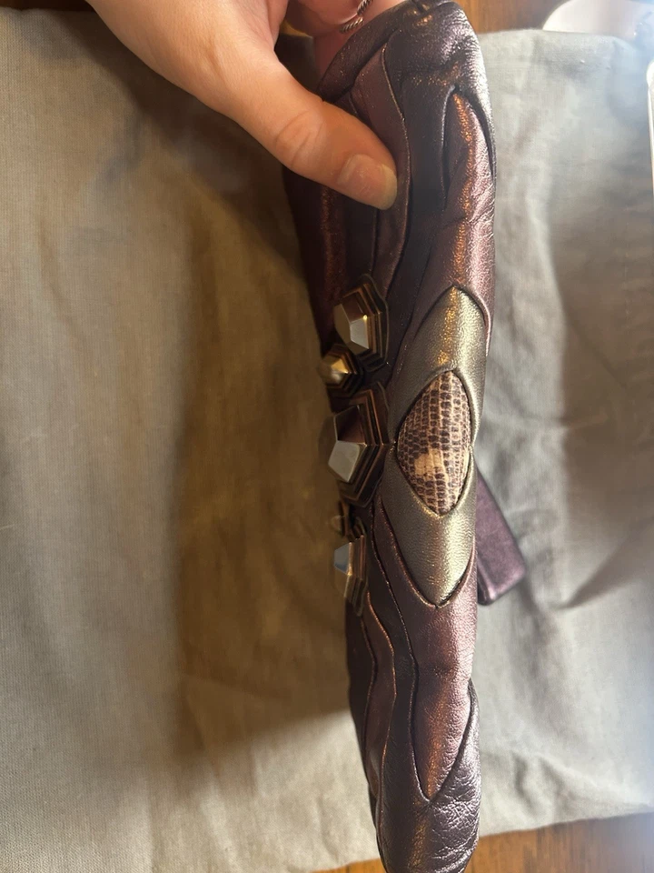 Bolso sin asas Miu Miu de cuero con piel de serpiente y seda Foto 4 de 4