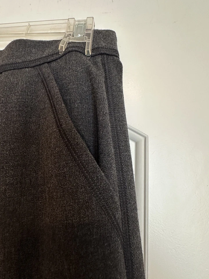 FALDA LANA GRIS DOLCE y GABBANA, TALLA 42 Foto 2 de 4