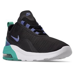 black air max motion 2