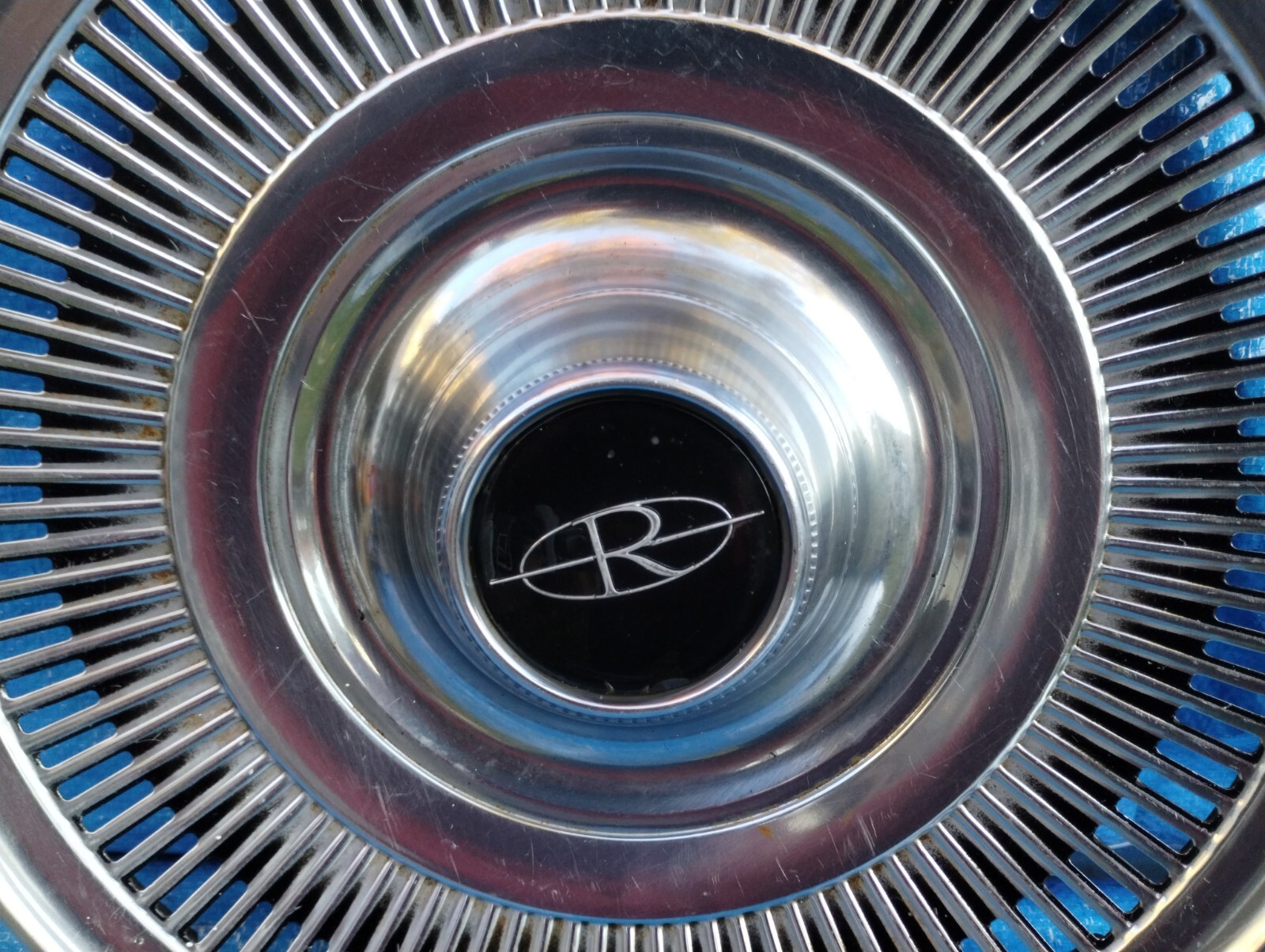 1969 69 Buick Riviera Hubcap Hub Cap 15
