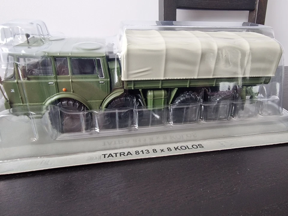 Camion da collezione Tatra 813 8x8 Kolos 1:43 - Immagine 2 di 4