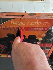 ZIPP-IT?Basic Allessandro?Black n red CarSeat Covers?ZipperSystem?11799