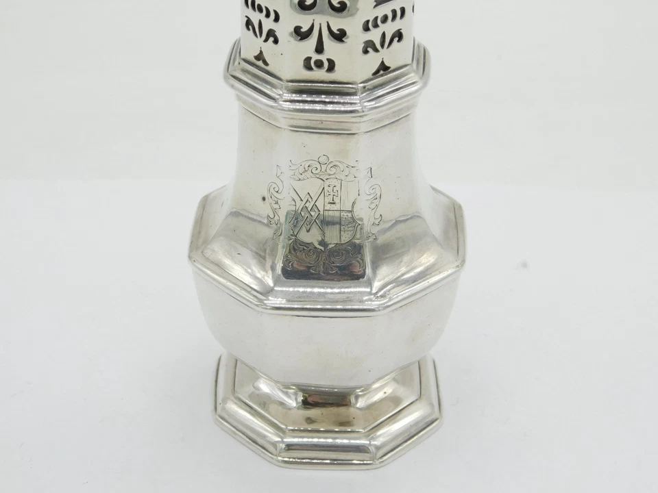 Lanzador de plata antiguo Queen Anne Britannia 1705 Charles Adam Foto 3 de 4