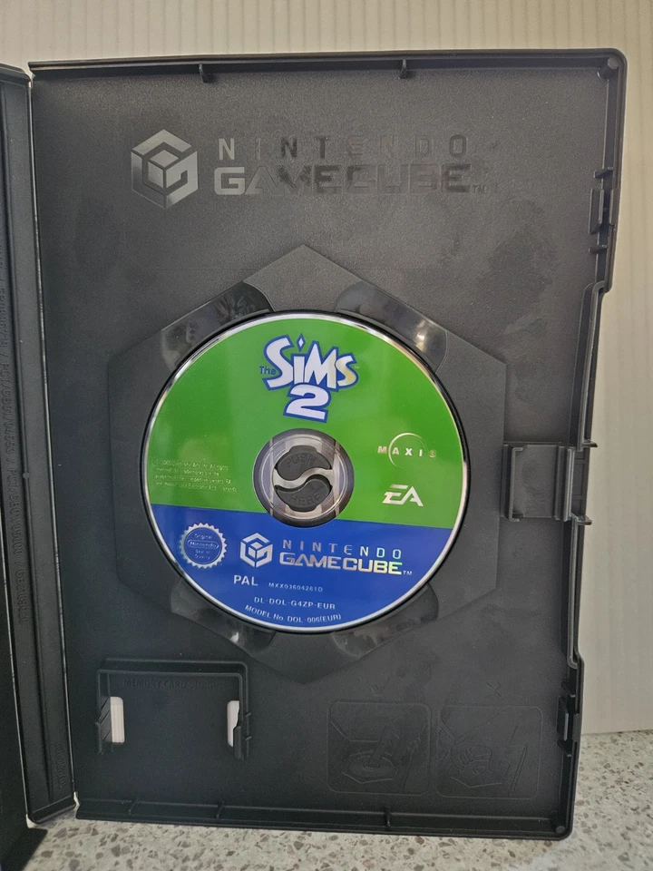 Working | Nintendo Gamecube | The Sims 2 - Image 3 of 4