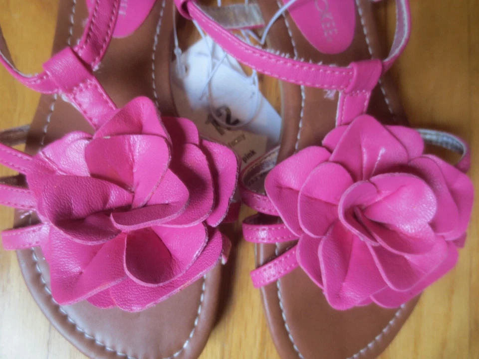Sandalias CHEROKEE ROSA INTENSO IMITACIÓN CUERO FLORES CORREA NUEVAS CON ETIQUETAS 12 Foto 2 de 4