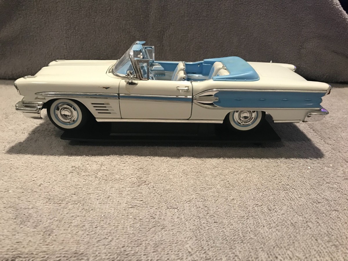 Yat Ming/Road Signature 1958 Pontiac Bonneville Conv Die Cast