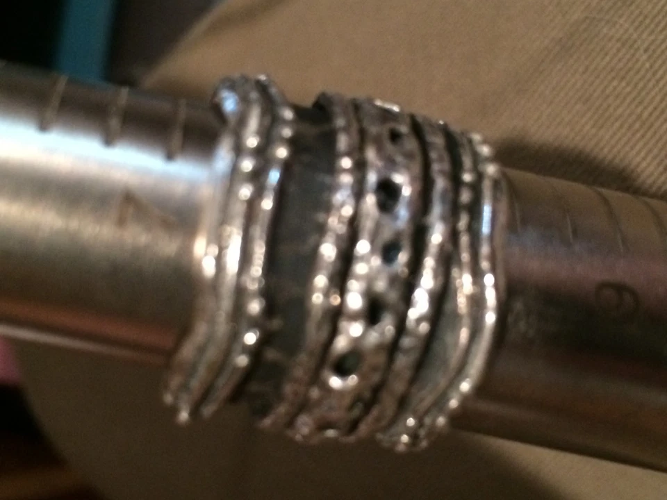 Silver spinning ring  size 7.50 hammered silver  Seanoy jewelry Israeli - Image 3 of 4