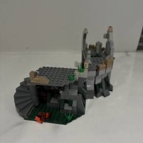 LEGO The Lord of the Rings Attack on Weathertop 9472, 99% w Manual no Minifigure