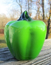 Vintage Hand Blown Art Glass Green Bell Pepper Life Size Murano Style Fruit