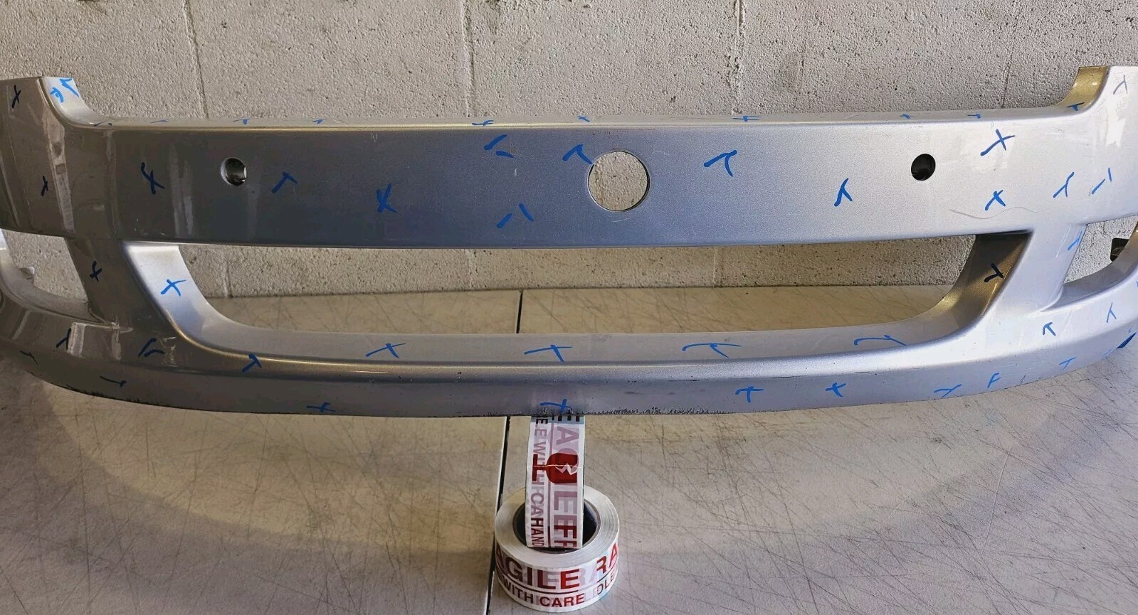 2005 2006 2007 2008 2009 2010 ASTON MARTIN DB9 DB-9 FRONT BUMPER OEM USED