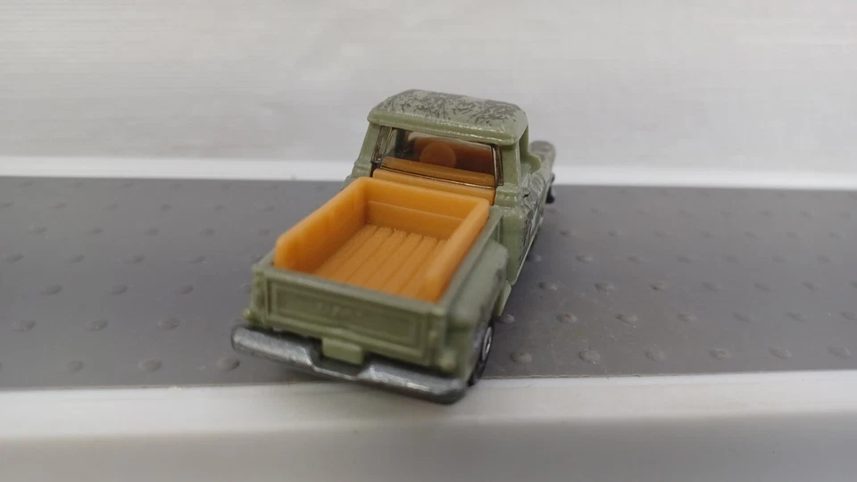 Cambiador de color Matchbox 1957 GMC Stepside Pickup verde militar fundido a presión Foto 4 de 4