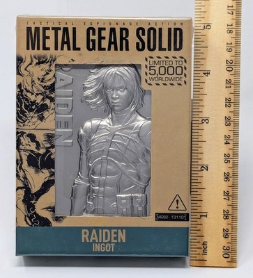 Metal Gear Solid 2 Raiden Ingot Metal Card Figure Statue MGS Official Figurine