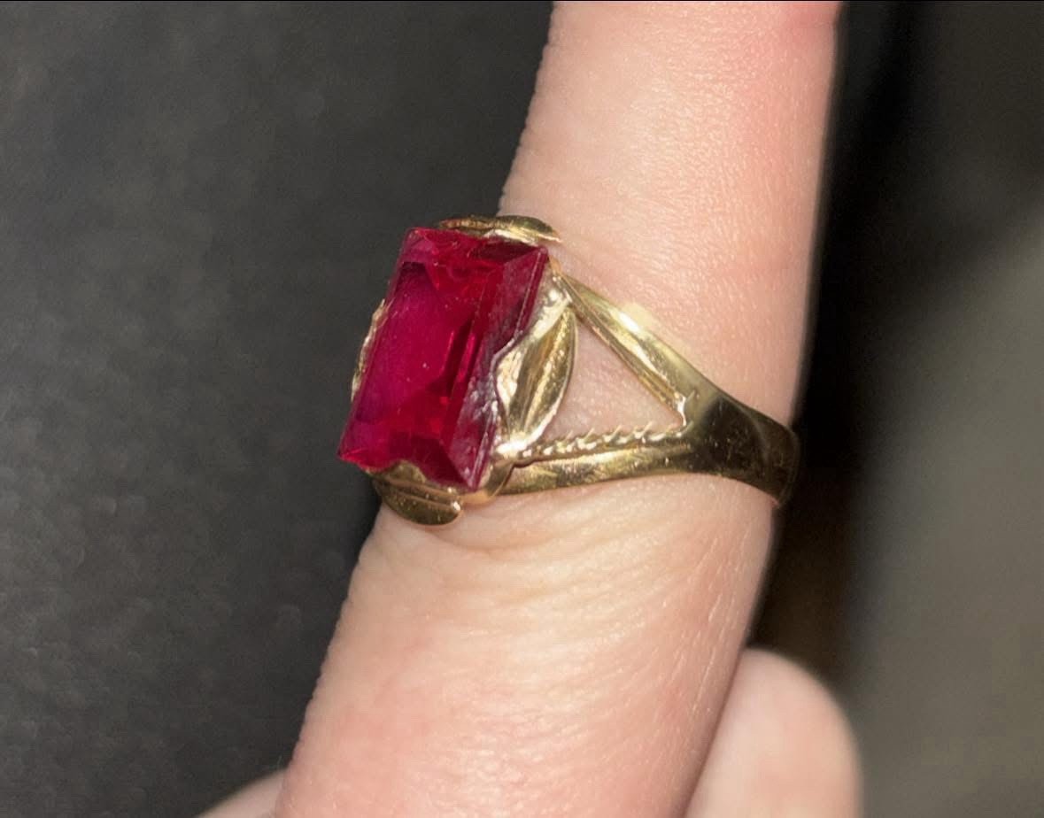1940s 18k Gold Lab Created Ruby Ring - image 4