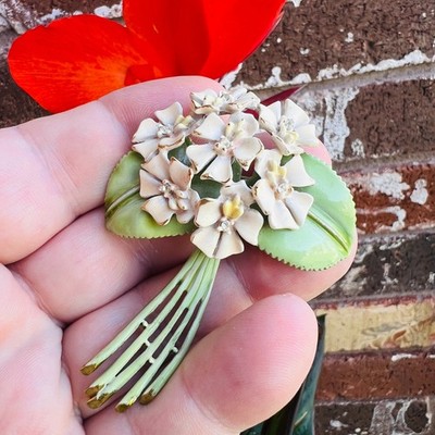BSK Signed  My Fair Lady  Green White Enamel MCM Flower  Gold Tone Brooch Pin