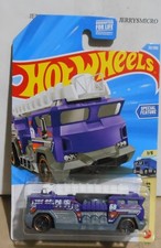 HOT WHEELS HW HEAVYWEIGHTS 5 ALARM LADDER FIRE TRUCK IN PURPLE 1/5 OR 32/250
