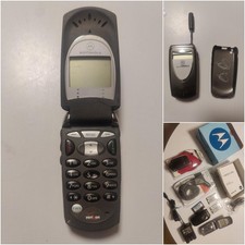 Vintage Collectible Motorola Verizon V60i Flip Phone  Extras  Silver
