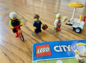 LEGO CITY 60134 Fun in the Park-City People Pack Mini Figures Booklet 1 Minifig