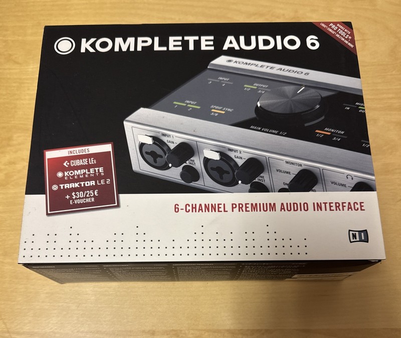 Native Instruments KOMPLETE AUDIO 6 - 6 Channel Premium Audio Interface NIB