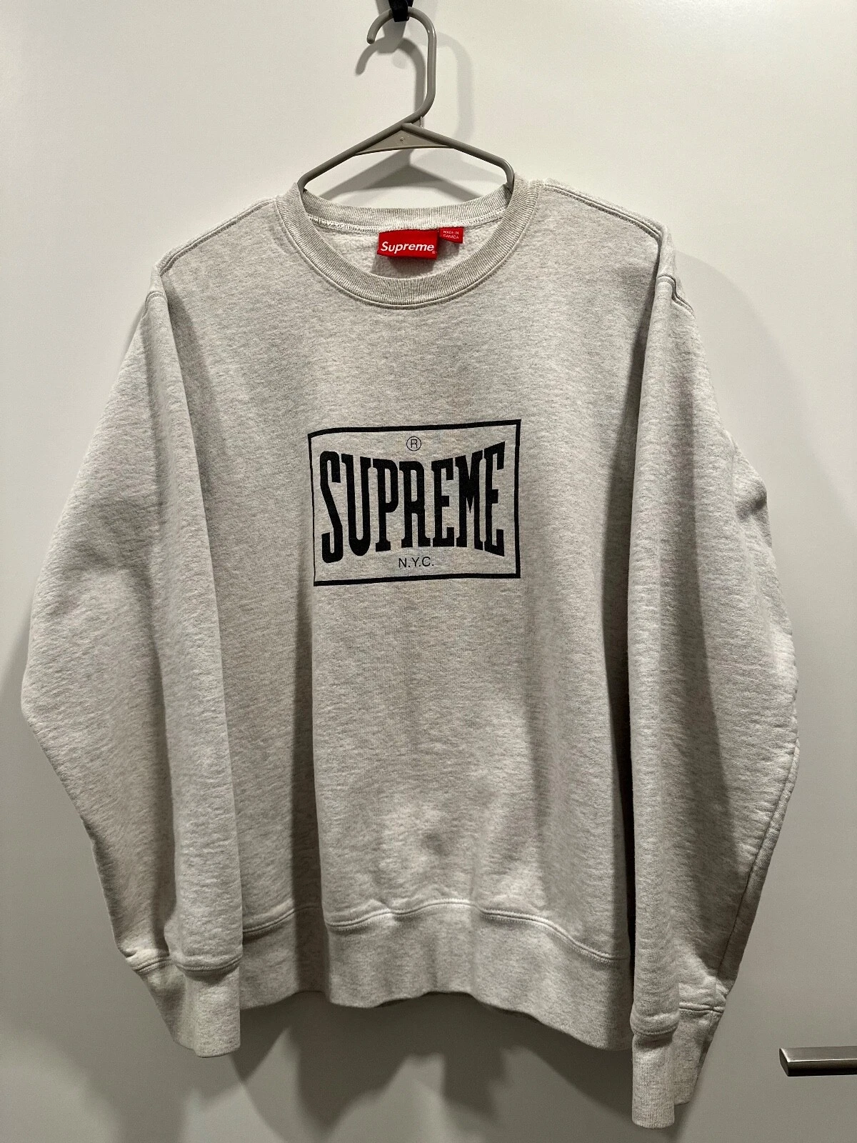 Sweat shirt logo gris suprême taille M