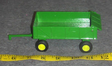 ERTL John Deere Green Farm Barge Wagon Trailer 1/32 Scale toy tractor flare