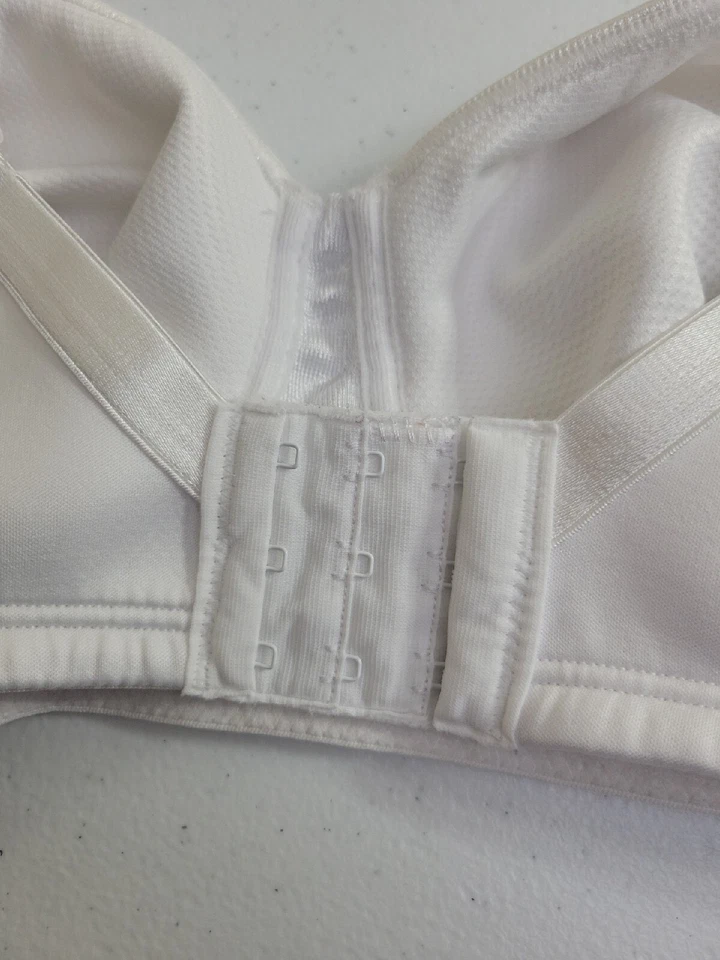 Playtex 18 Hour Wire Free T-Shirt Bra White Sleek & Smooth Full Figure Size 40C - Image 4 of 4