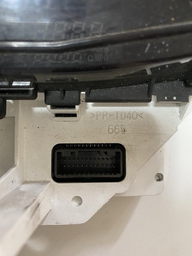 MB4573003702 838000DJ90 VEGLIA QUADRO CONTACHILOMETRI TOYOTA YARIS 2005-2012 - Foto 7 di 17