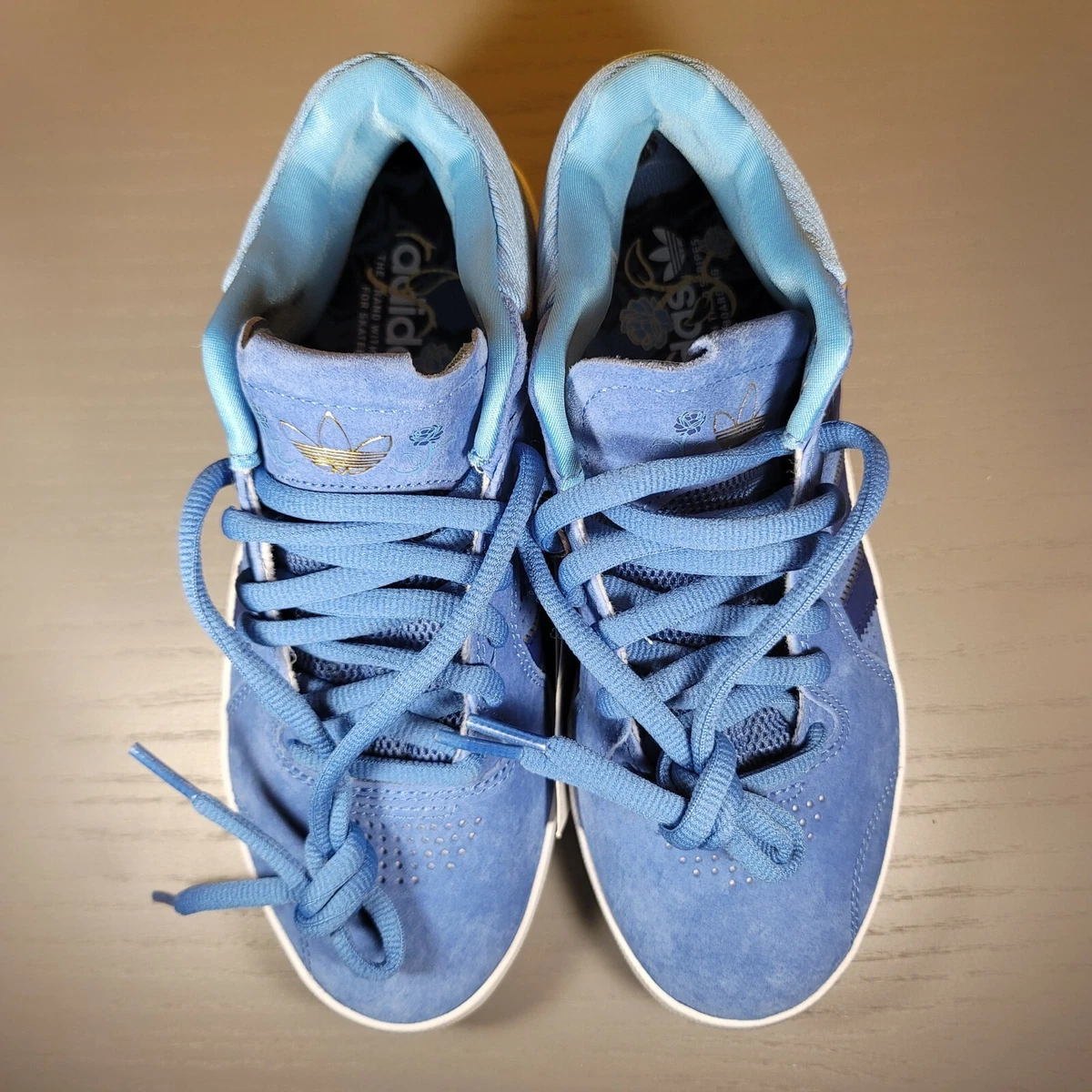 Adidas mid skate best sale shoes