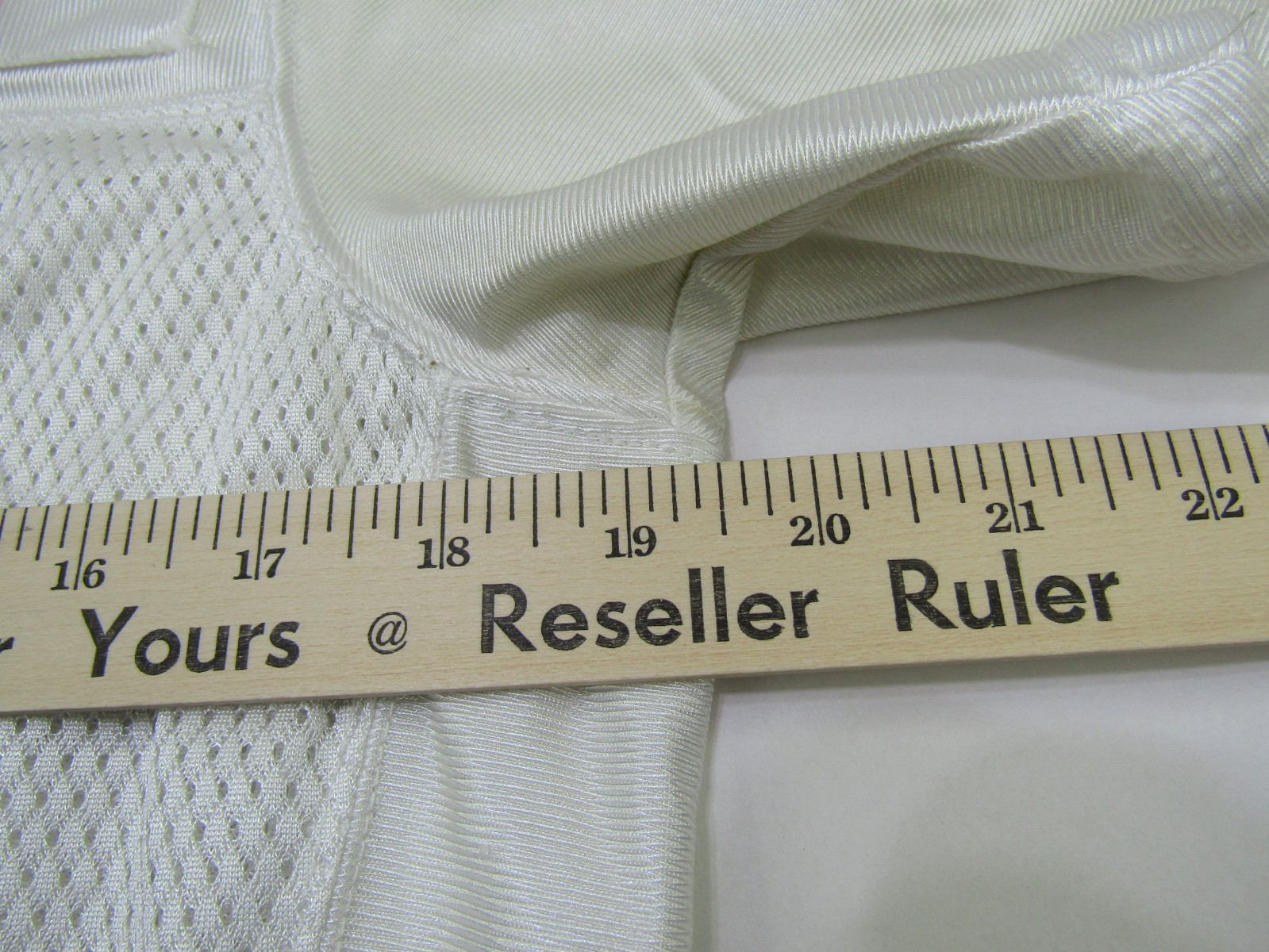 VTG Brian Urlacher Chicago Bears Jersey Youth Medium Super Bowl XLI Reebok NFL thumbnail 15