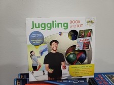 Juggling Kit book, Juggling Balls  Scarves By Mud Puddle