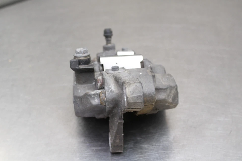 05-09 SUZUKI BOULEVARD C90 VL1500 REAR BACK BRAKE CALIPER 69100-10F10-999 - Image 3 of 4