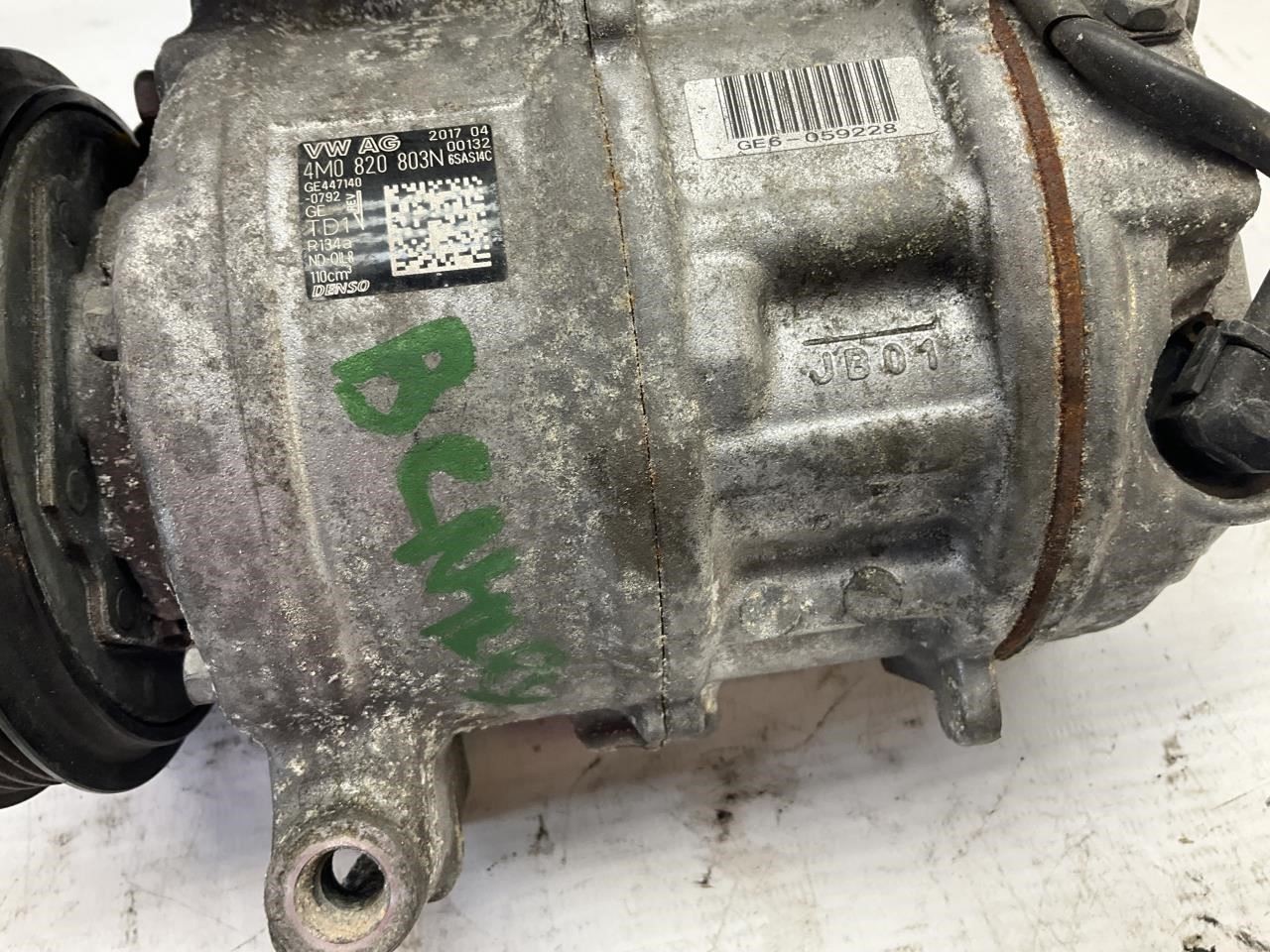 Bentley Bentayga Speed 2017-2020 Compressor with bracket