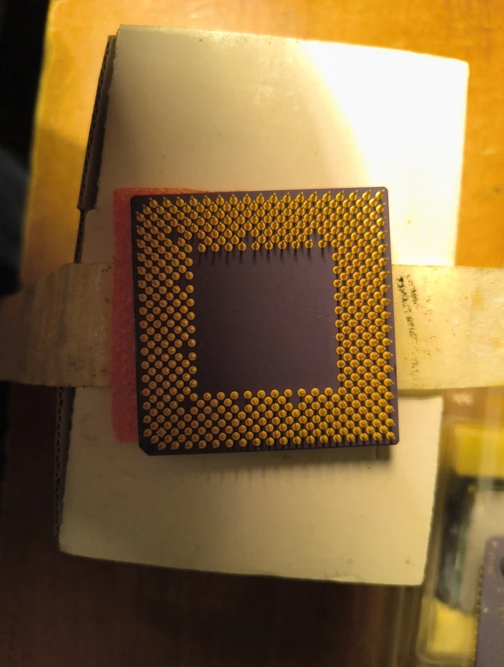 AMD Mobile Duron 800 800MHz/64KB/200MHz DHG0800AVS1B Presa / Presa A 462 CPU 32B - Immagine 2 di 2