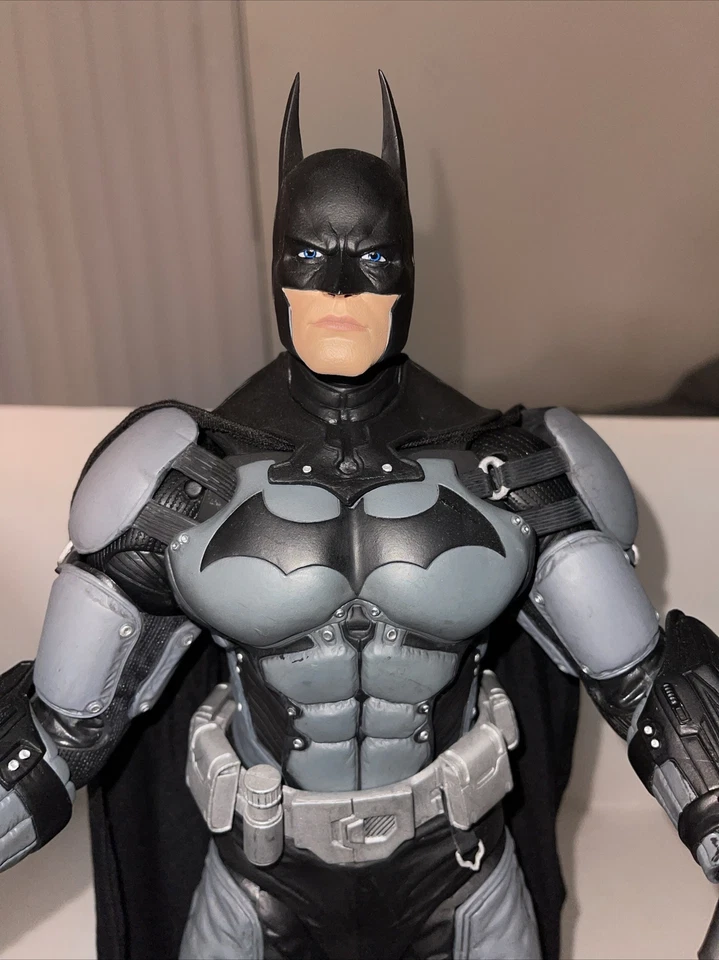 Batman Arkham Knight NECA TM y WBEI Foto 2 de 4