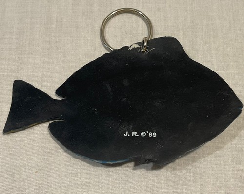 VINTAGE 3D RUBBER BLUE FISH KEYCHAIN NEW OLD STOCK - Picture 2 of 2