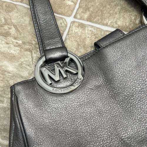 Michael Kors Fulton Large Gray/SilverPebbled Leather Hobo Shoulder Tote MK Medal - Afbeelding 5 van 16