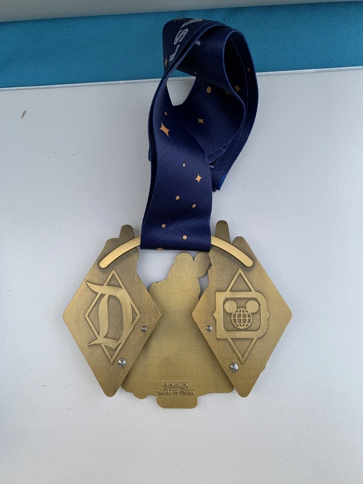 Nuevo 2025 Disneyland Run Disney Media Maratón Fin de Semana Costa a 2 Costa Medalla  Foto 4 de 4
