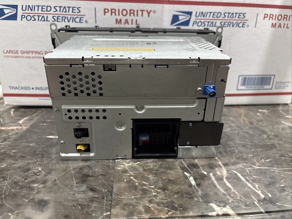 05-09 Mercedes W209 CLK350 CLK550 Command Head Unit Radio Navigation CD OEM - Image 3 of 4